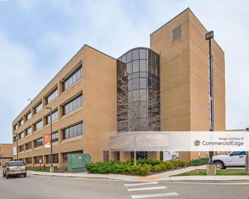 Henrico Doctors’ Hospital - Courtyard Medical Office Building