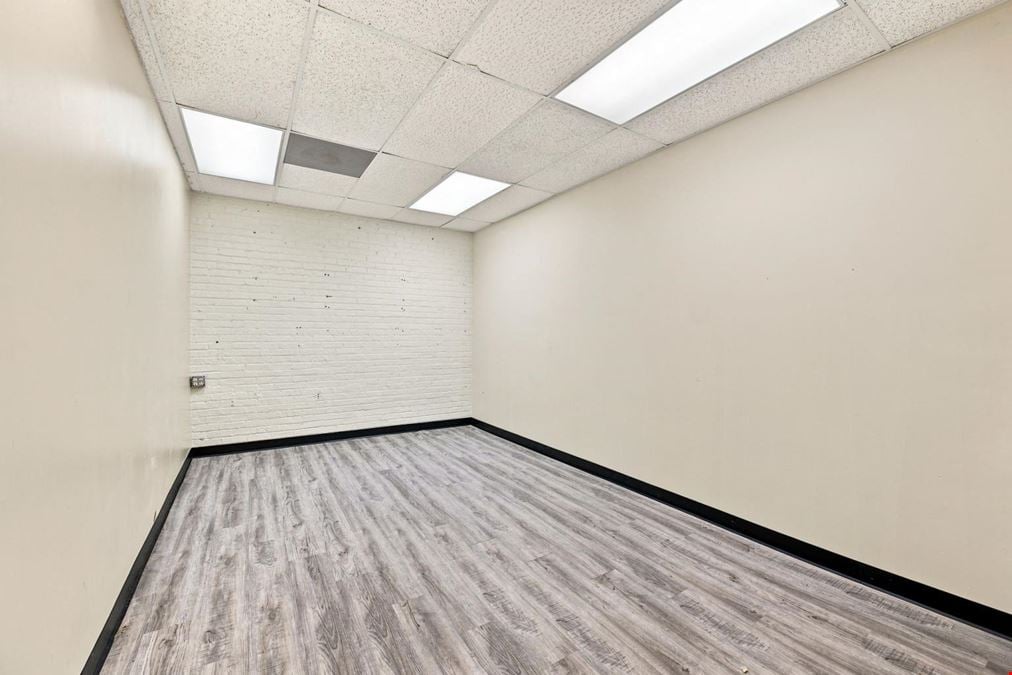 692 Theodore St, Unit D, Joliet, IL 60435