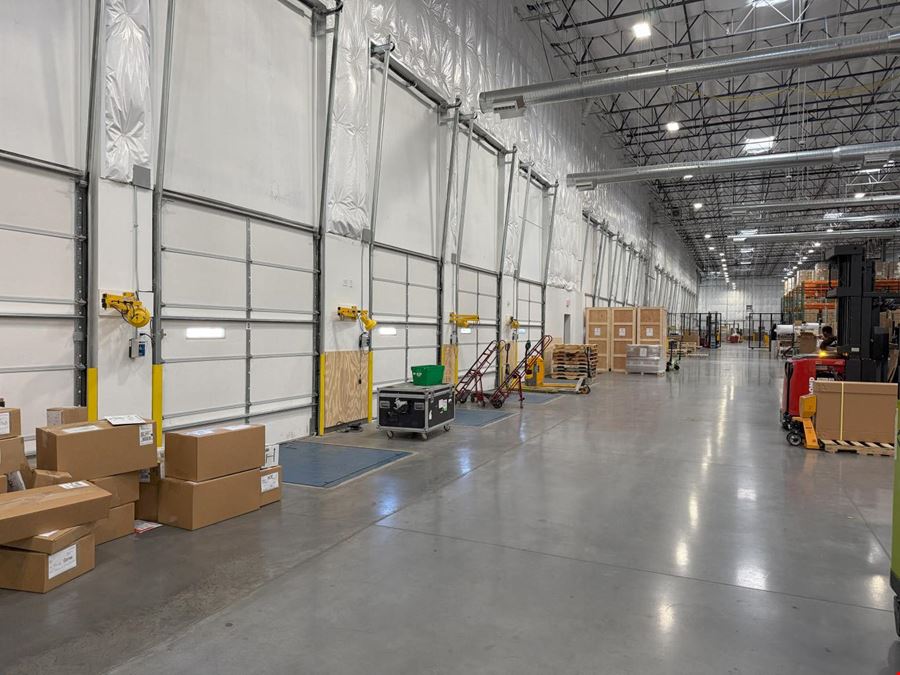 Sublease - 182K Cross-Dock Industrial Facility in the Southwest