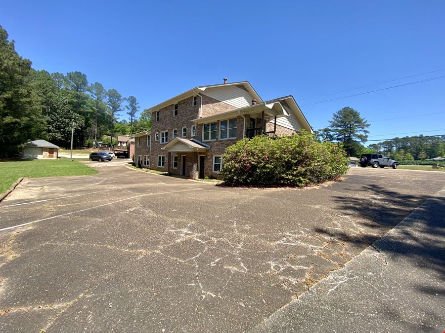 1900 Indian Lake Dr