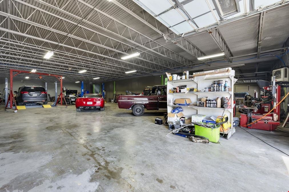 1004 N Main St
