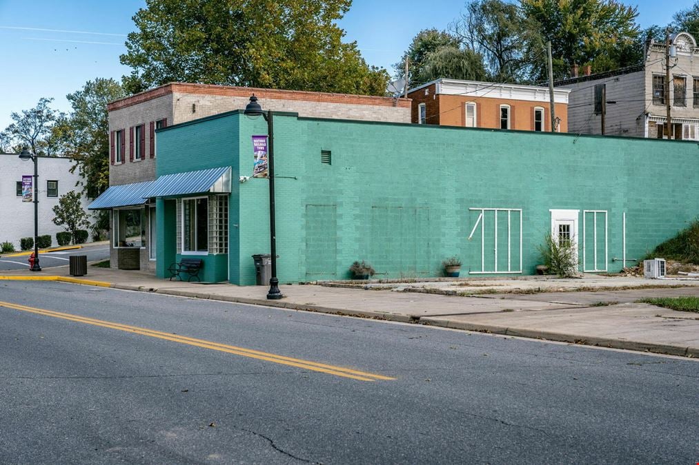 TWO RENOVATED OFFICE SPACES AVAILABLE IN DOWNTOWN SHENANDOAH