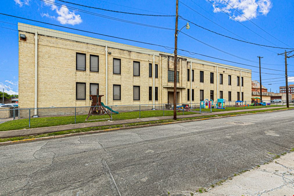 35,000 SF Church & 20,000 SF Youth Center For Sale in Downtown Greenville, TX