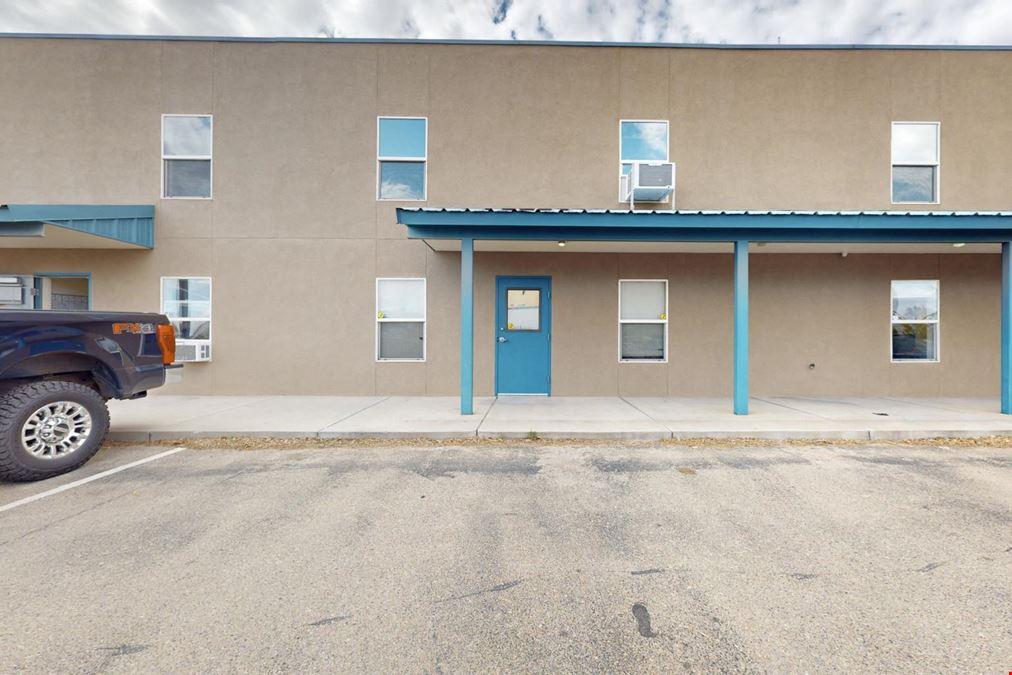 Paseo Area Office/Warehouse – Gated Yard + 3-Phase Power + Drive In Door