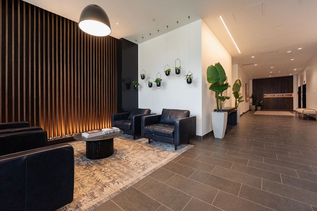37 West - Blackstone District