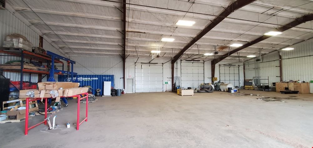 SALE: 8,000 SQ FT Shop on 4+ Acres