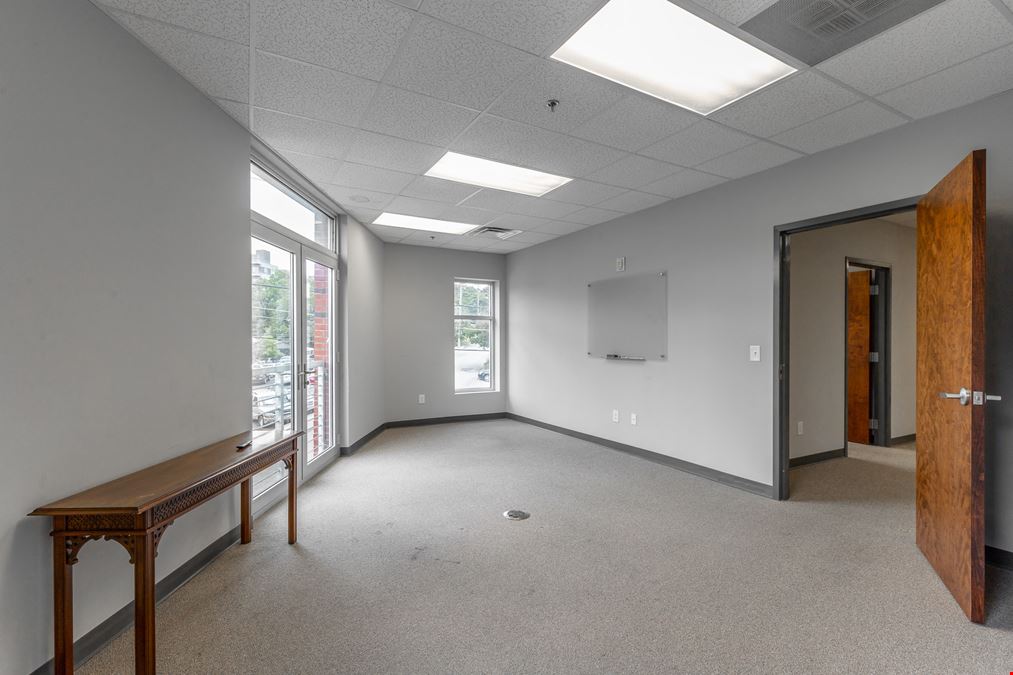 325 Cherokee Blvd