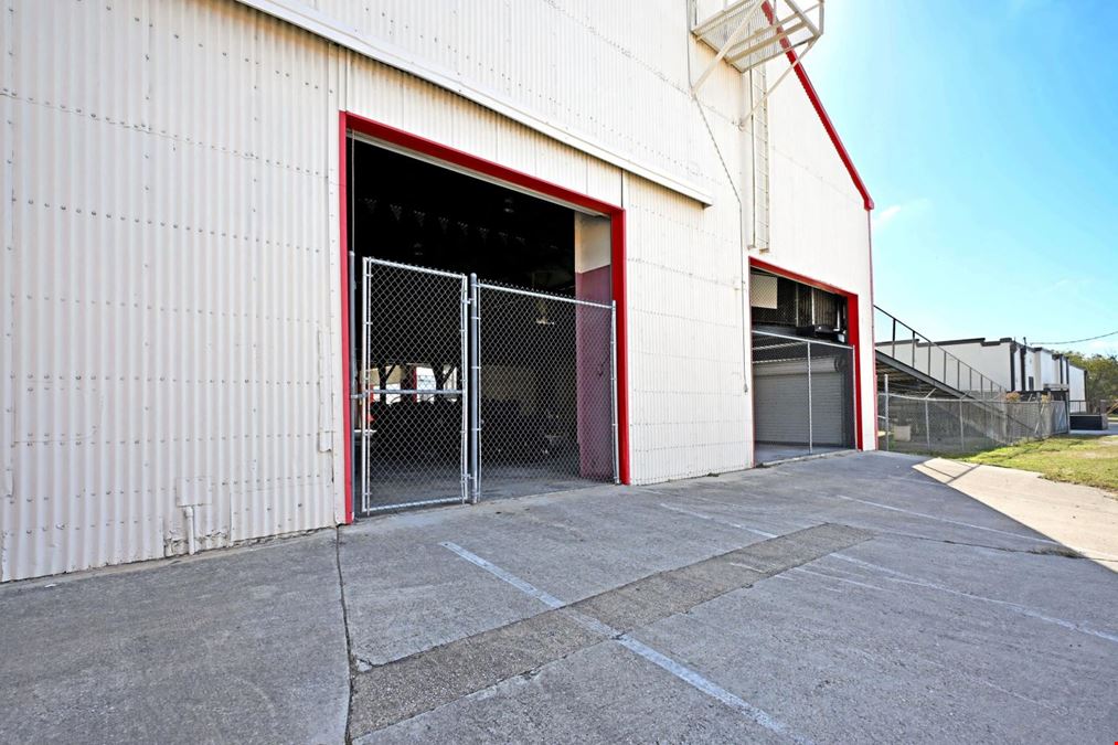 1127 Bowie St.