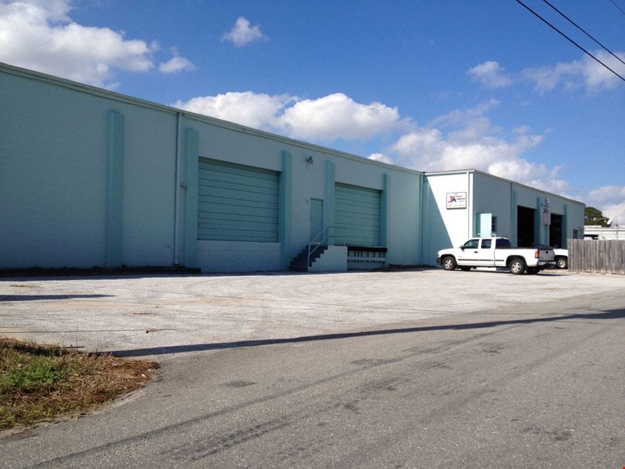 Dock High Distribution Space for Lease