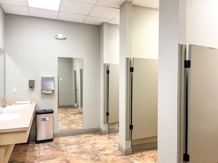 Updated Office with I-10 Frontage & Signage Potential
