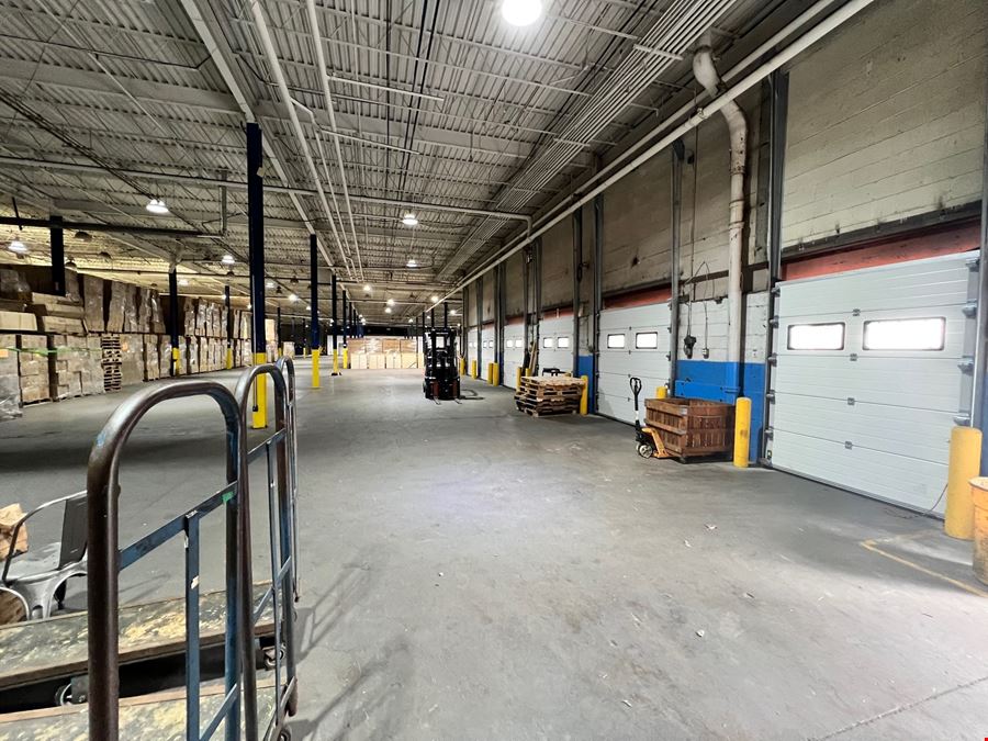 121,600 SF Warehouse Space