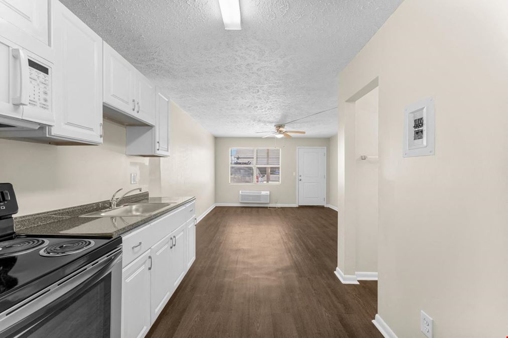 644 Caladium Cir