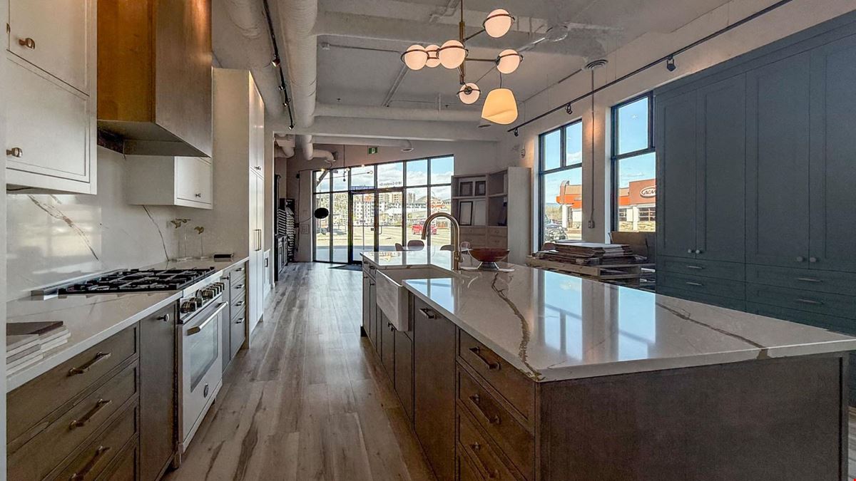 Excellent opportunity to sublease a high-profile retail unit in the Capri-Landmark area.