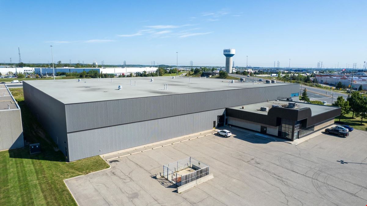 901 Steeles Avenue East