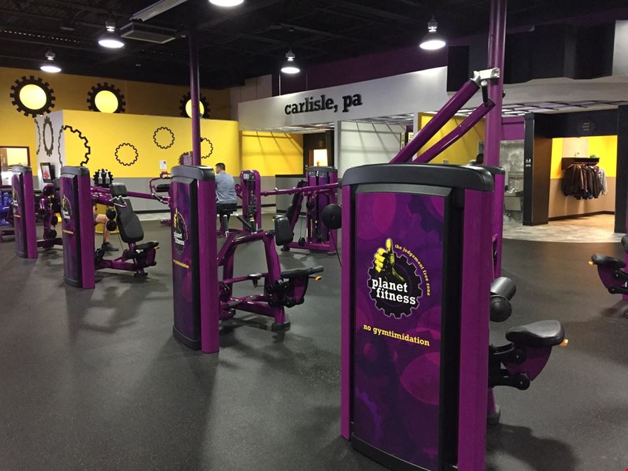 Planet Fitness Anchored Retail Center