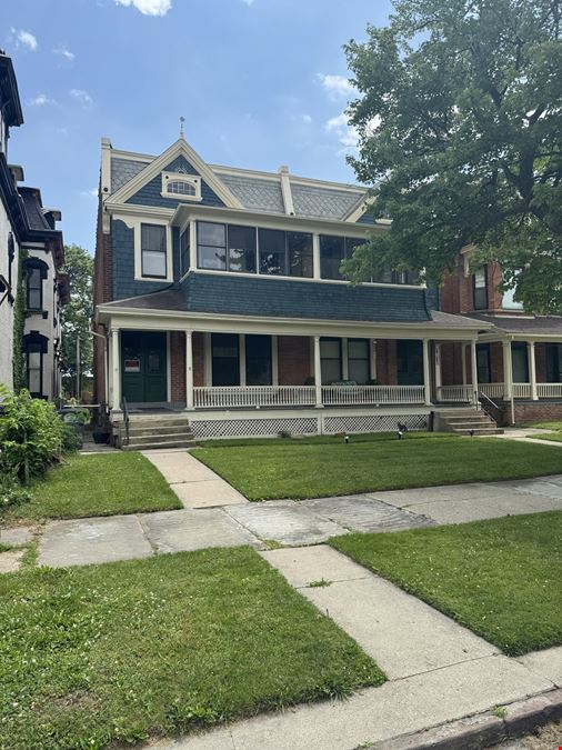 1018 N Superior St