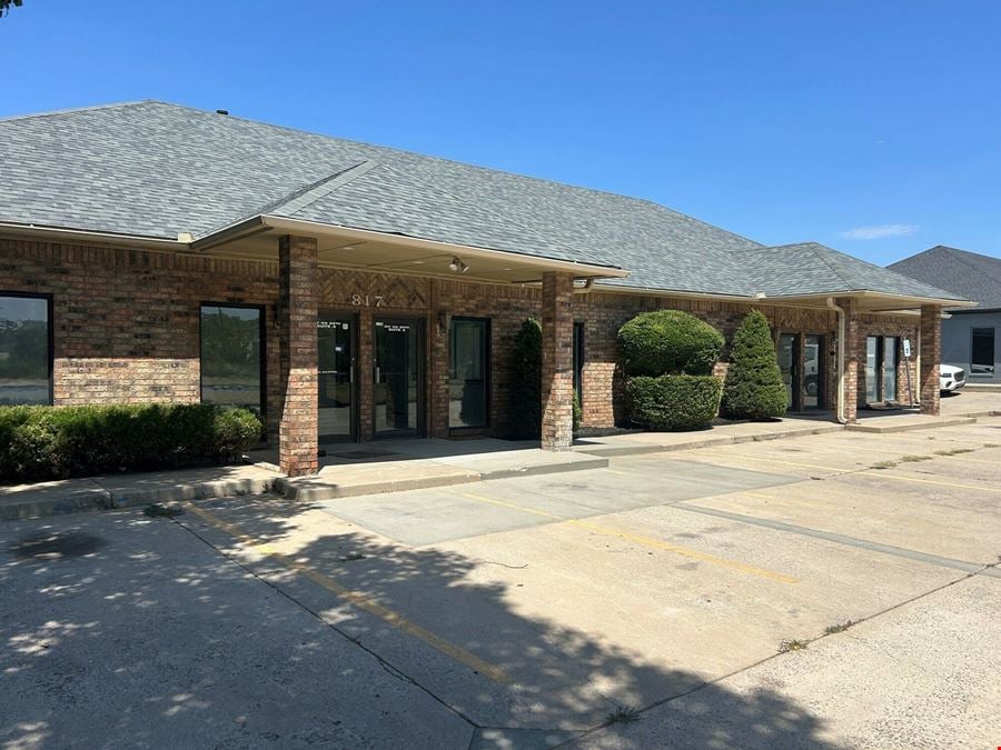 817 SW 89th St - Newly Renovated Multi Unit Office