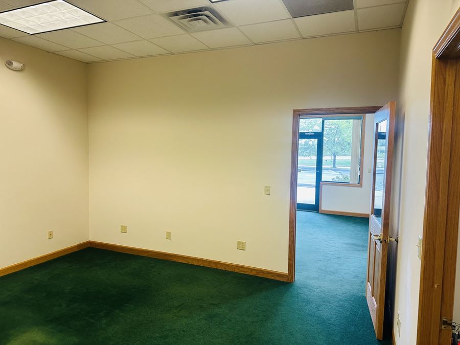 810 Fox Ln
