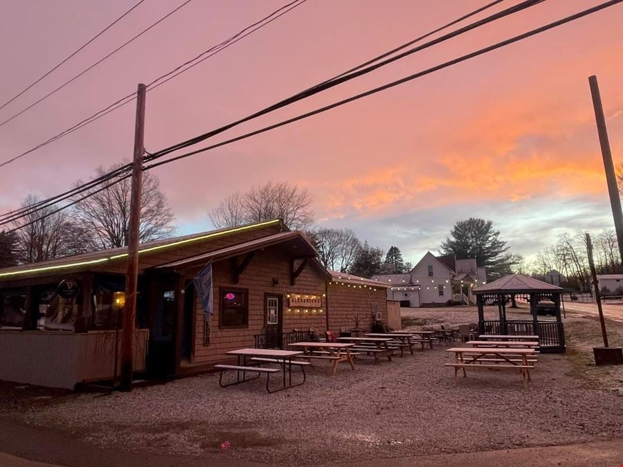 Alexander's on the Lake 