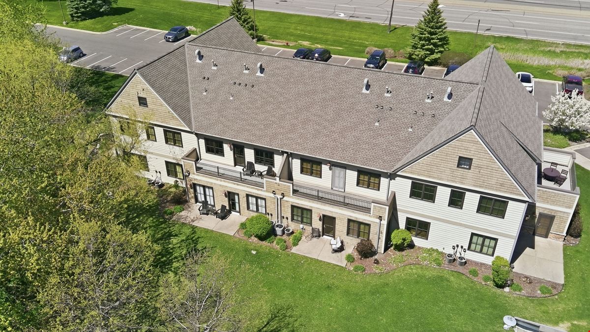 Beautiful Beacon Shore Office Park 2nd Floor Office Condo, located on Armstrong Lake in Oakdale!