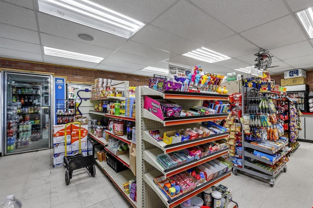 1,260 SF Convenience Store for Sale