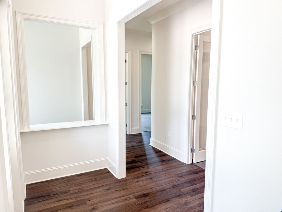 Bayou Business Commons: Class A New Construction Office Suites