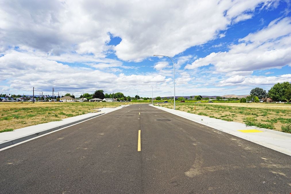 The Landing - Prime Commercial Lots