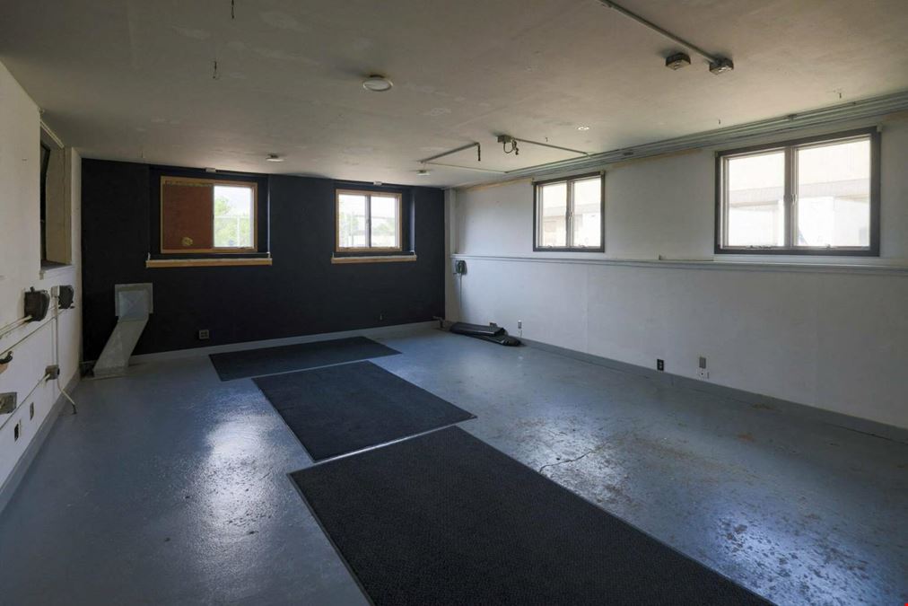Office-Warehouse-Flex Space For Lease (Outdoor Storage)