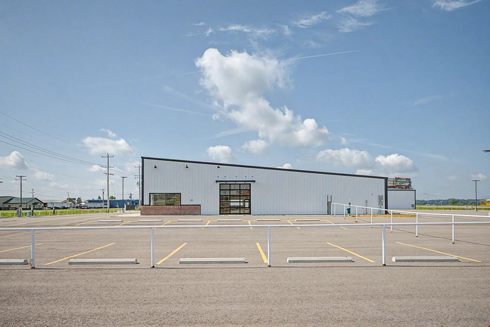 9,600 SF Retail/Office Building Off I-55