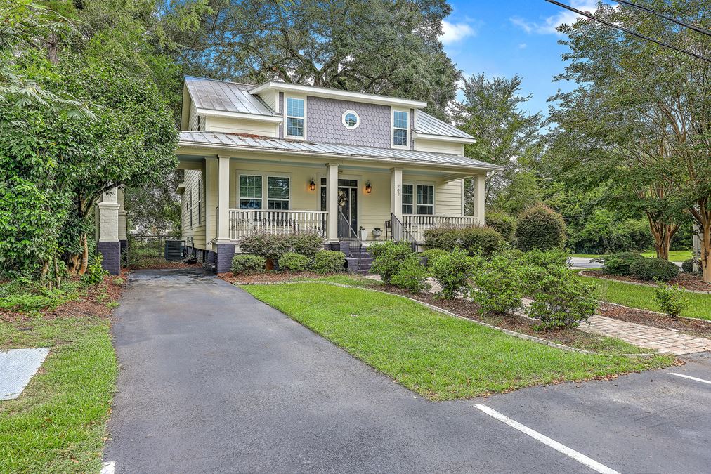 Commercial Gem in the Heart of Historic Summerville