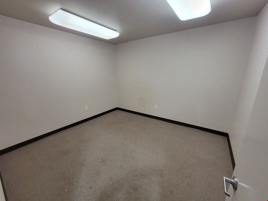 27294 Kenworth Pl, Suite 5, Harrisburg, SD 57032