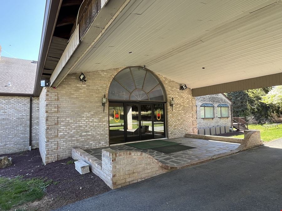 20,082 SF Social/Club Facility on 13.8 AC
