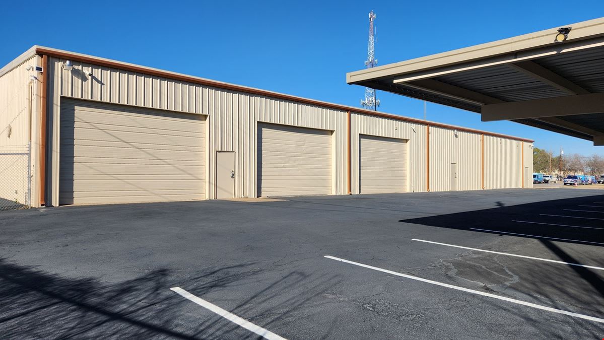 1304 W Industrial Blvd