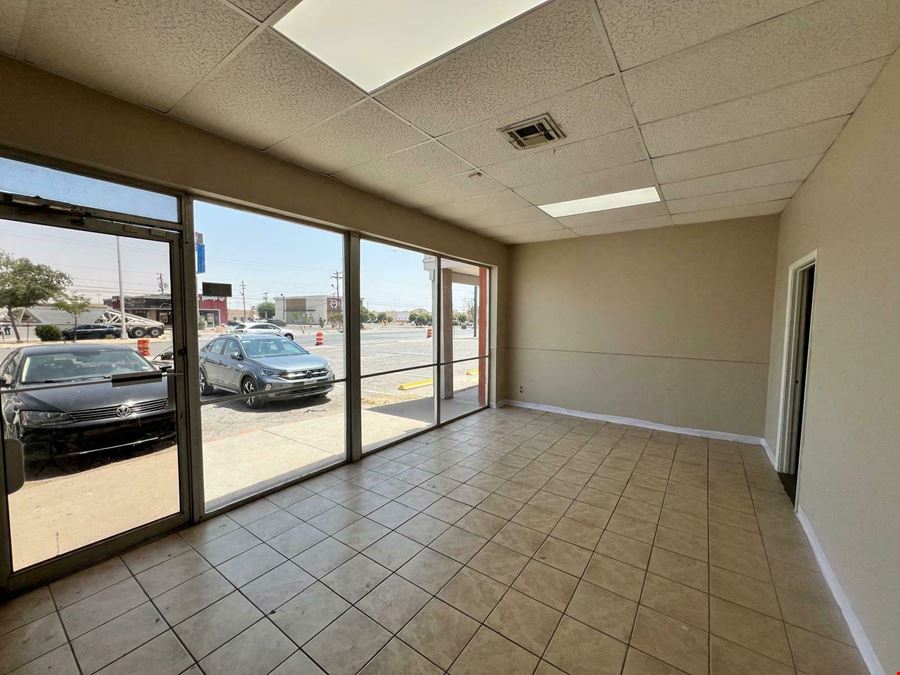 Dyer frontage retail FOR LEASE