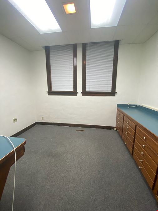 21 N Miami St