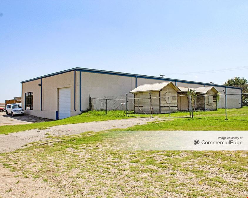 4001 Warehouse Row