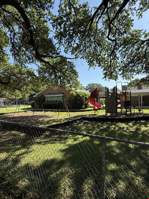 Move-In Ready ±6,400 SF Educational Facility + Playground | Broadmoor Presbyterian Campus, Shreveport