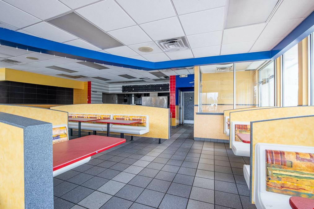 Freestanding Drive-Thru Restaurant Building in Spruce Pine, NC
