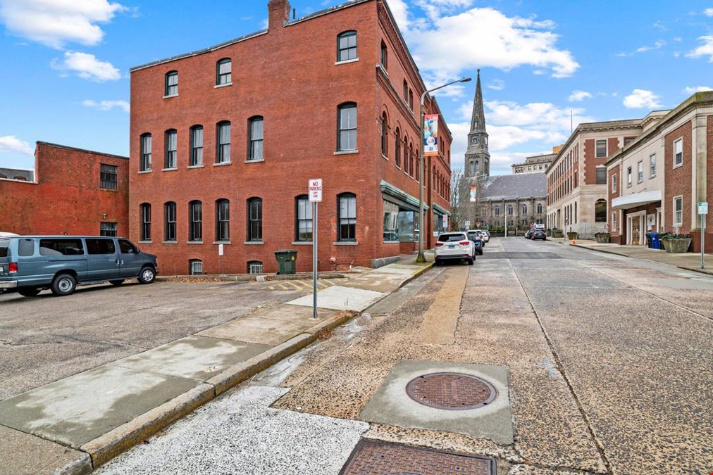 12 Masonic Street