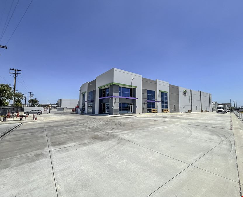 4218 District Blvd