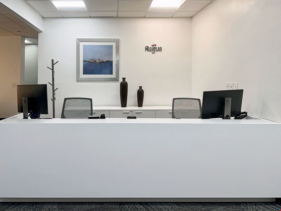 Regus - Alexandria - 211 N Union