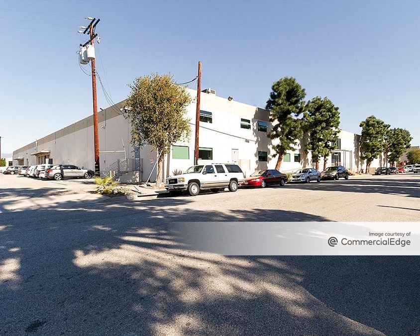 6817-6833 Acco St.