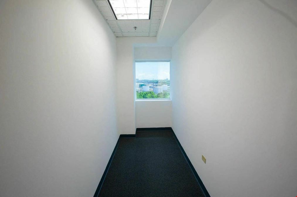 Centro Internacional de Mercadeo I (CIM) – PH Floor Suite 802