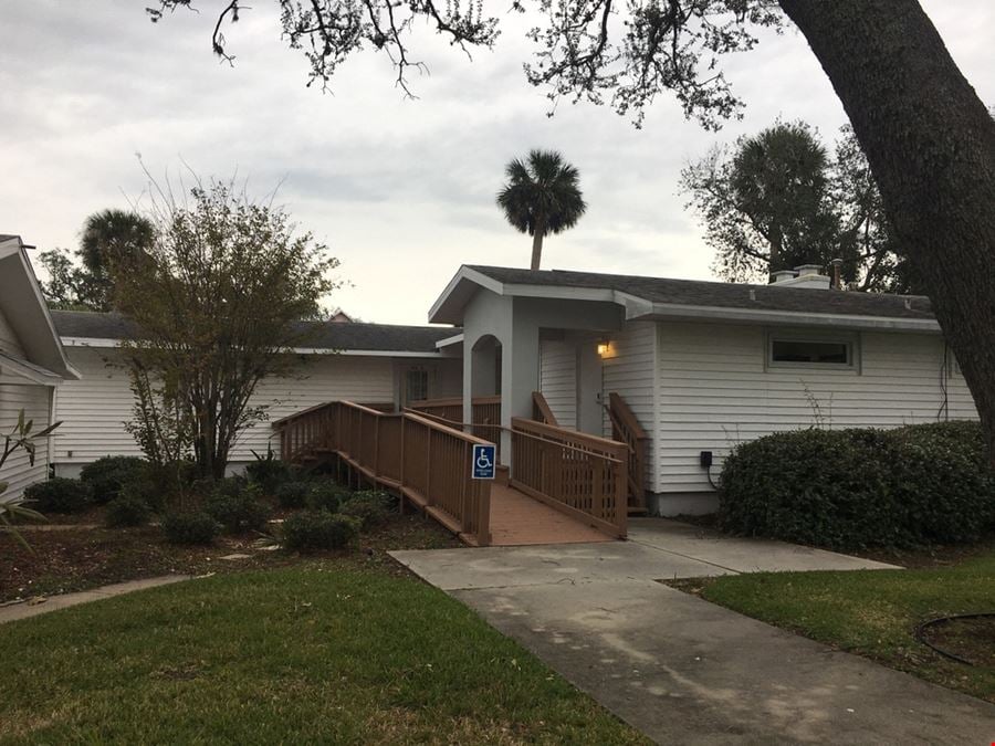 800 East Melbourne Avenue