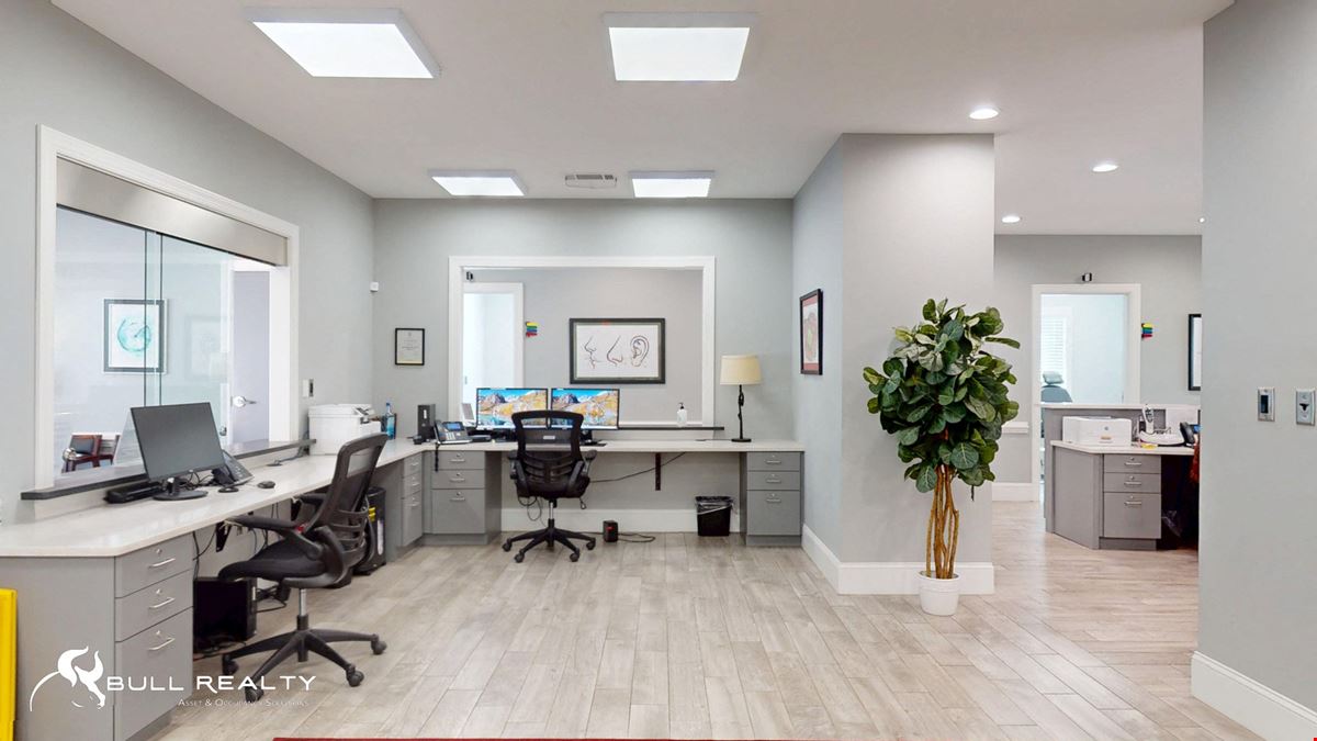 ±5,478 SF Medical Office Building in the Heart of Lexington | For Sale or Lease