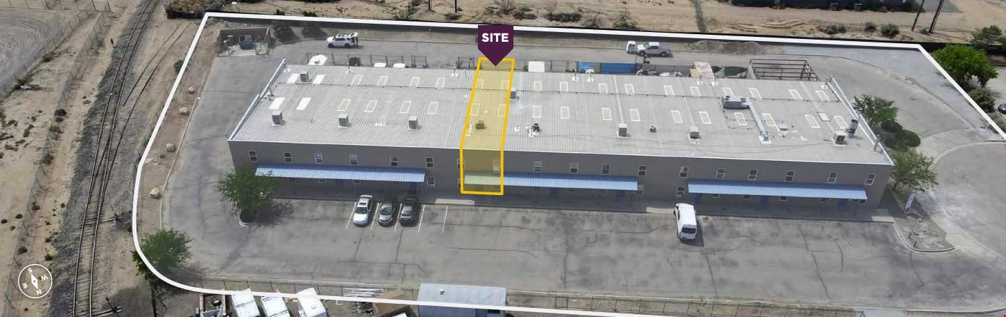 Paseo Area Office/Warehouse – Gated Yard + 3-Phase Power + Drive In Door