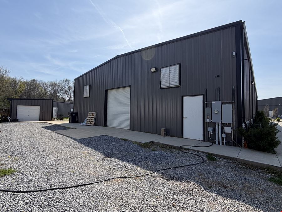 2253 Boyds Creek Highway