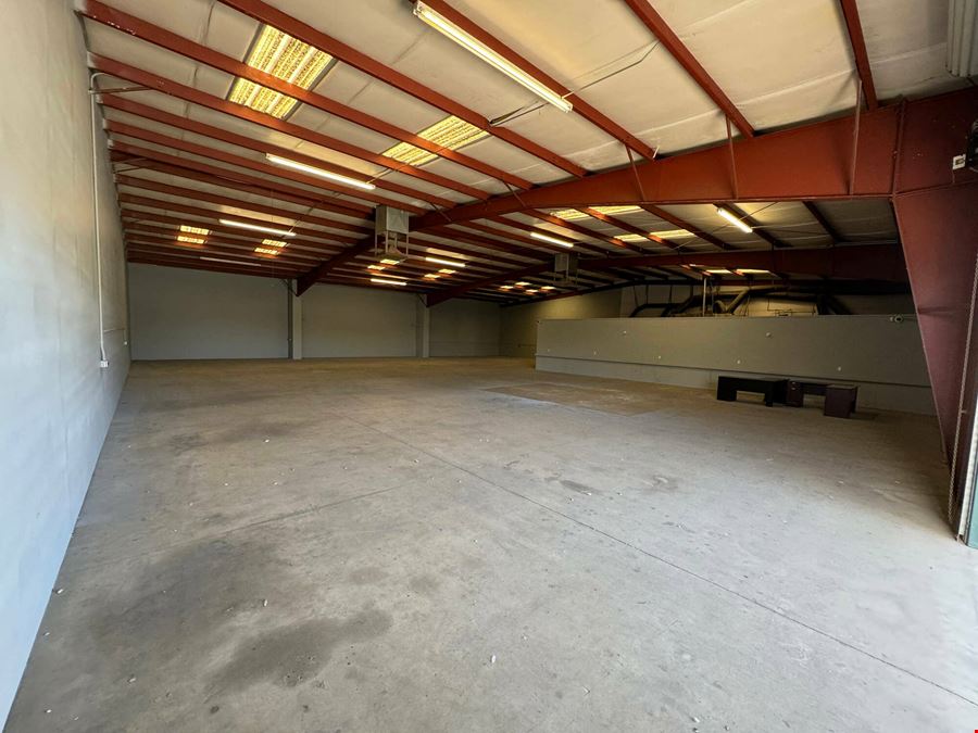 Move-In Ready Office/Warehouse with High Traffic Visibility