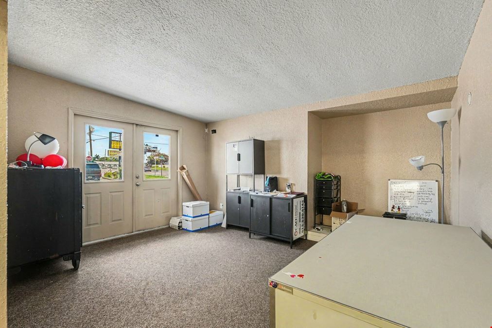 Freestanding Retail/Office Opportunity