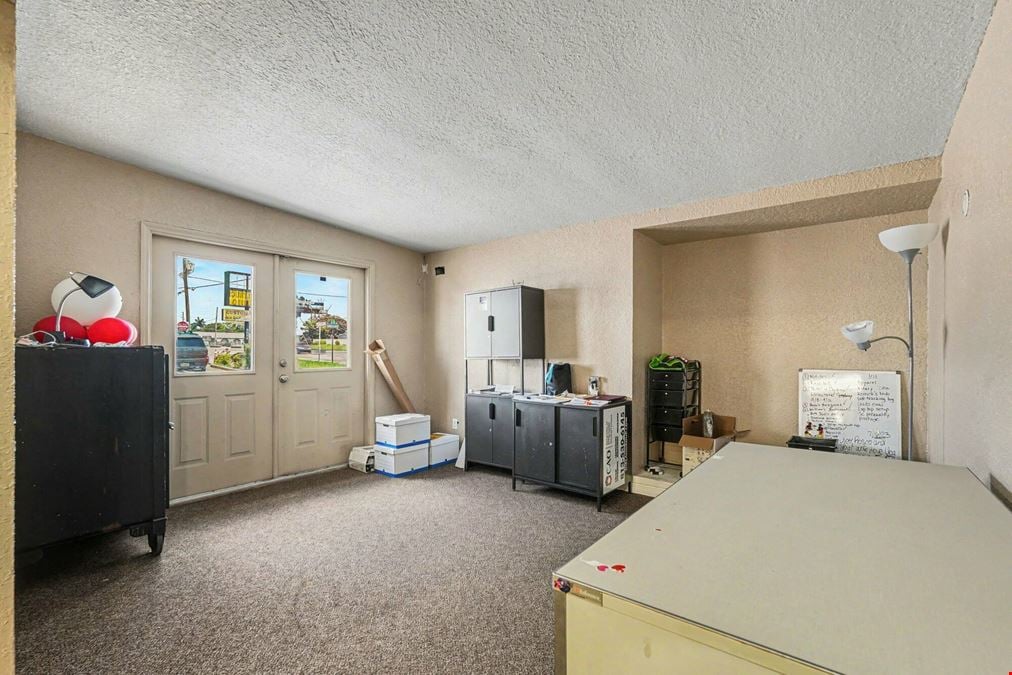 Freestanding Retail/Office Opportunity
